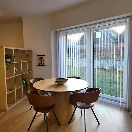 Apartment Straight-up Fantastic Bright Apartment! *