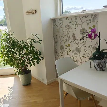 Charmerende Og Hyggelig Taet Pa Centrum Århus
