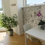 Charmerende Og Hyggelig Taet Pa Centrum Aarhus