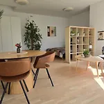 Charmerende Og Hyggelig Taet Pa Centrum 公寓 *